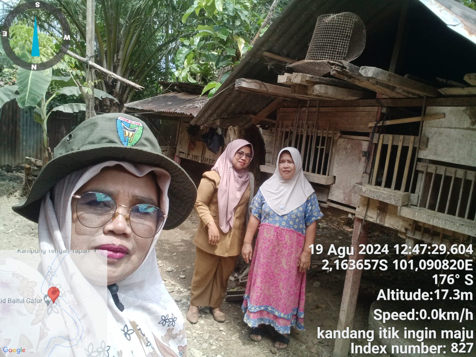 Mempersiapkan Kandang Ternak Itik Kelompok Tani Ingin Maju Nagari Kampung Tengah