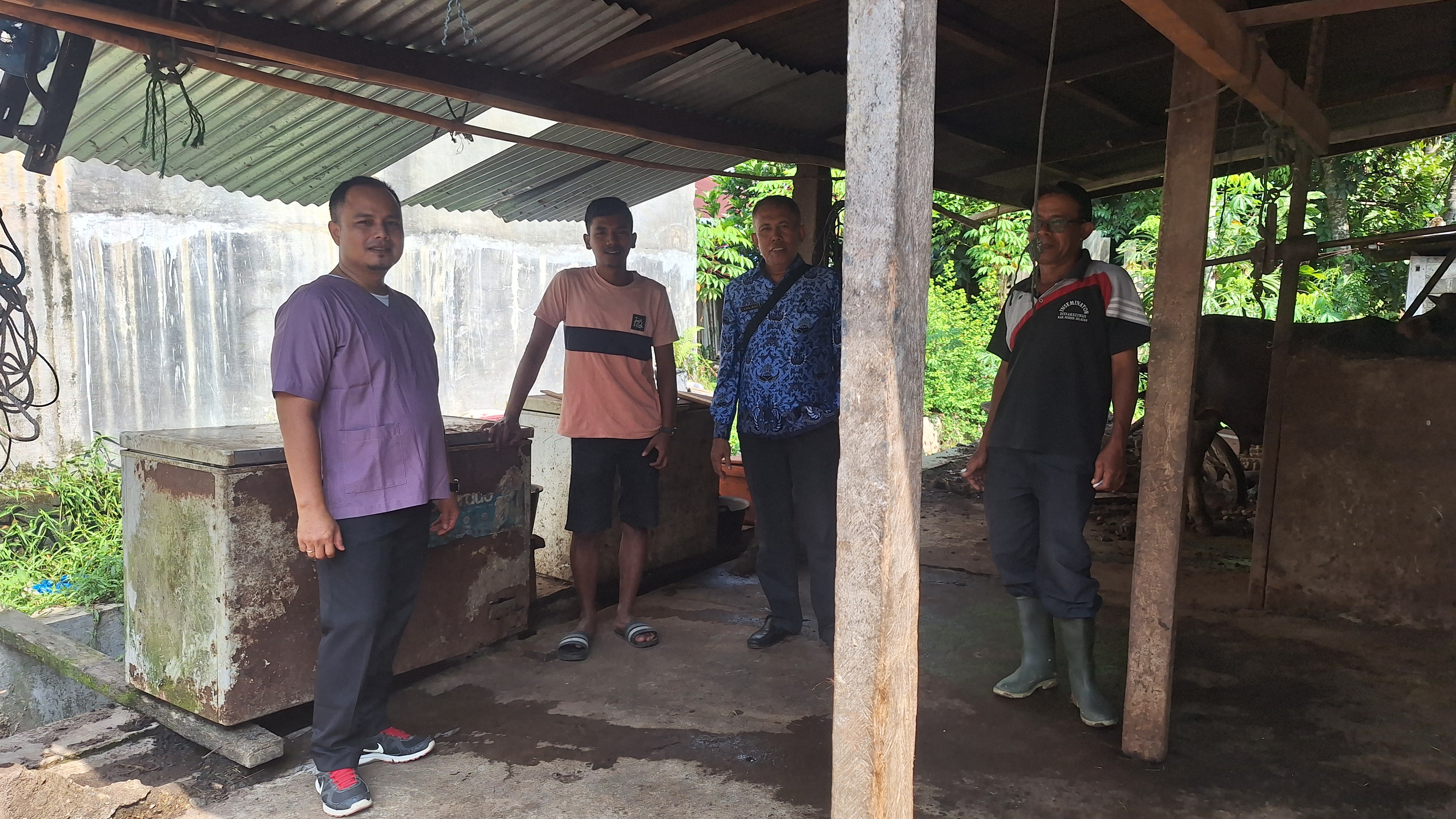 Tim Puskeswan Painan Dampingi Dinas Pertanian dalam Monitoring Pembinaan TPHR di Kecamatan IV Jurai