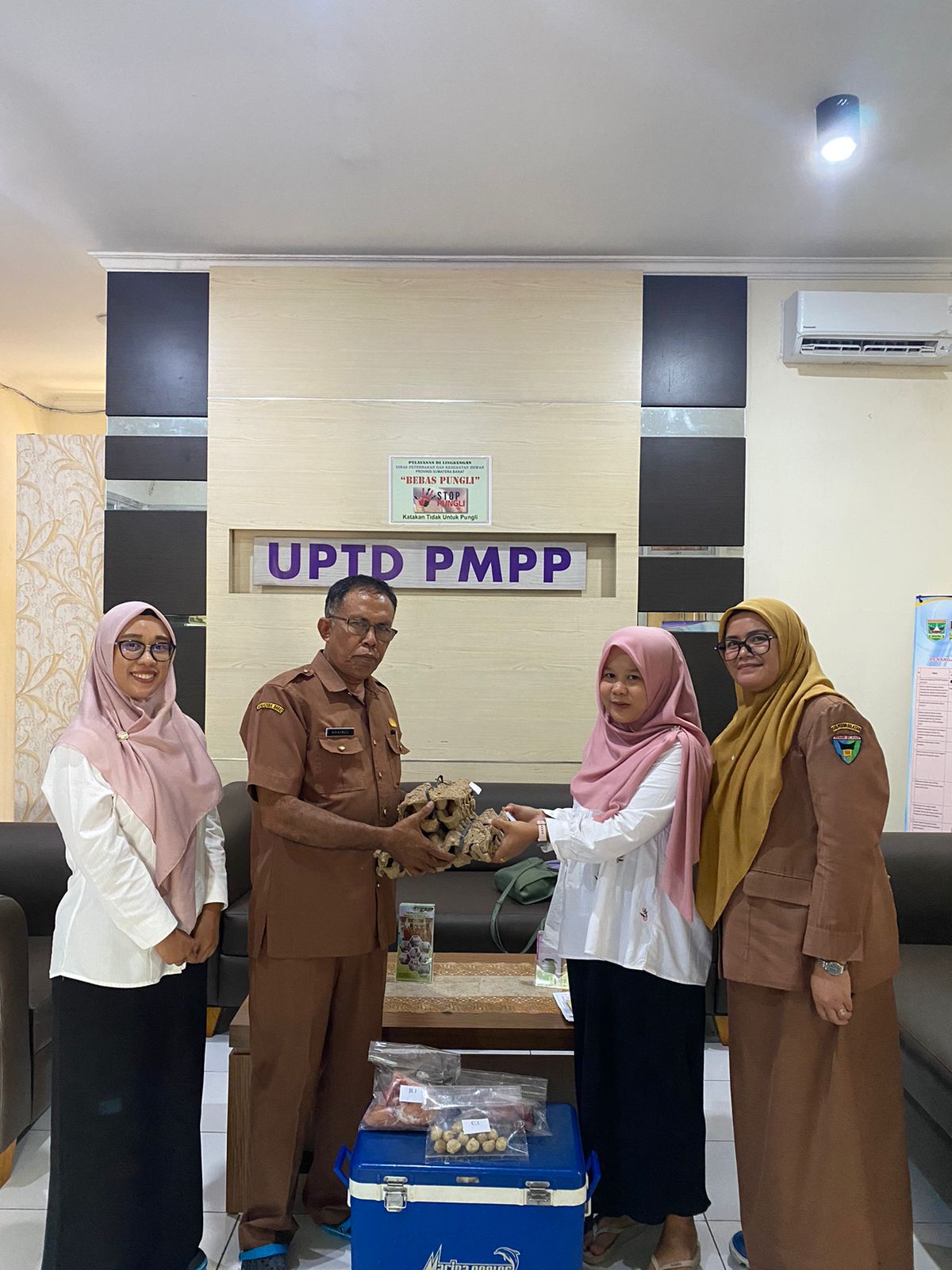 Pengantaran Sampel Pangan Asal Hewan untuk Dilakukan Pengujian Laboratorium