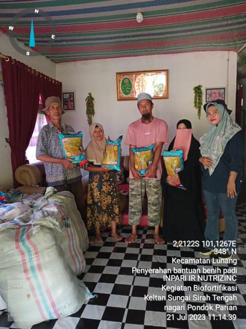 Pembagian Benih Padi Varietas Inpari Zinc Kegiatan Bantuan Padi Kaya Gizi (Biofortifikasi)