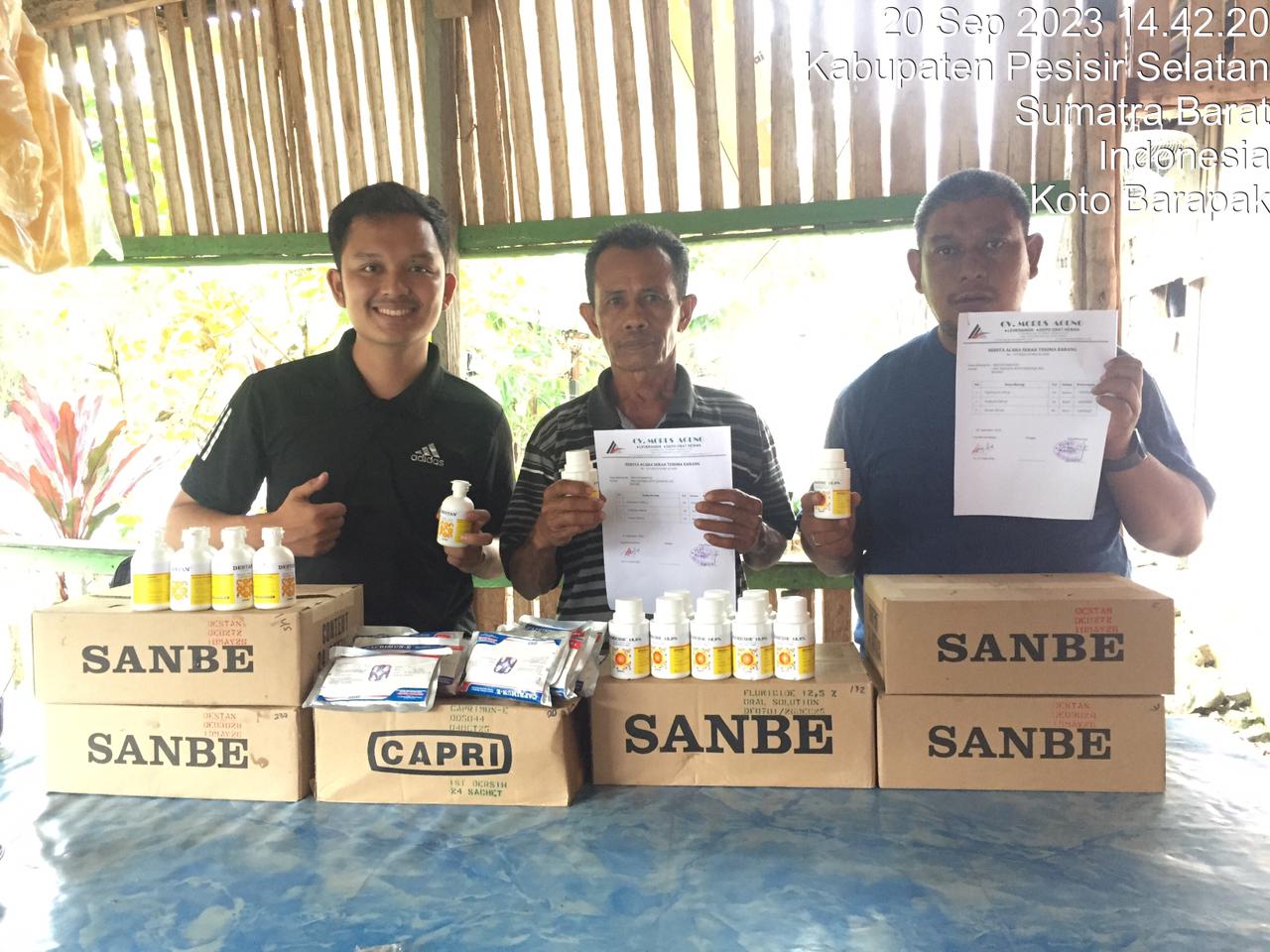 Pendistribusian pakan ternak itik  Petelur dan Obat - obatan ke kelompok tani karatau Nagari Kapujan