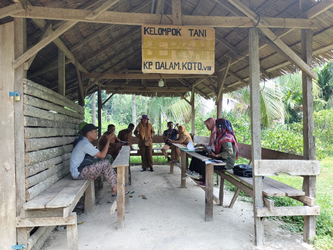 Kegiatan Verifikasi CPCL Bantuan Bawang Merah pada Kelompok Tani Berkah di Nagari Koto VIII Pelangai