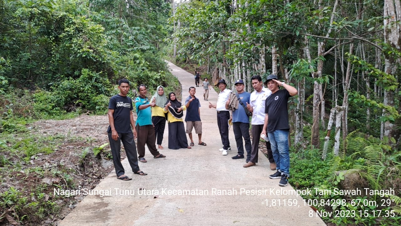 Mendampingi Tim PHO Jalan Produksi di Poktan Sawah Tangah, Nagari Sungai Tunu Utara