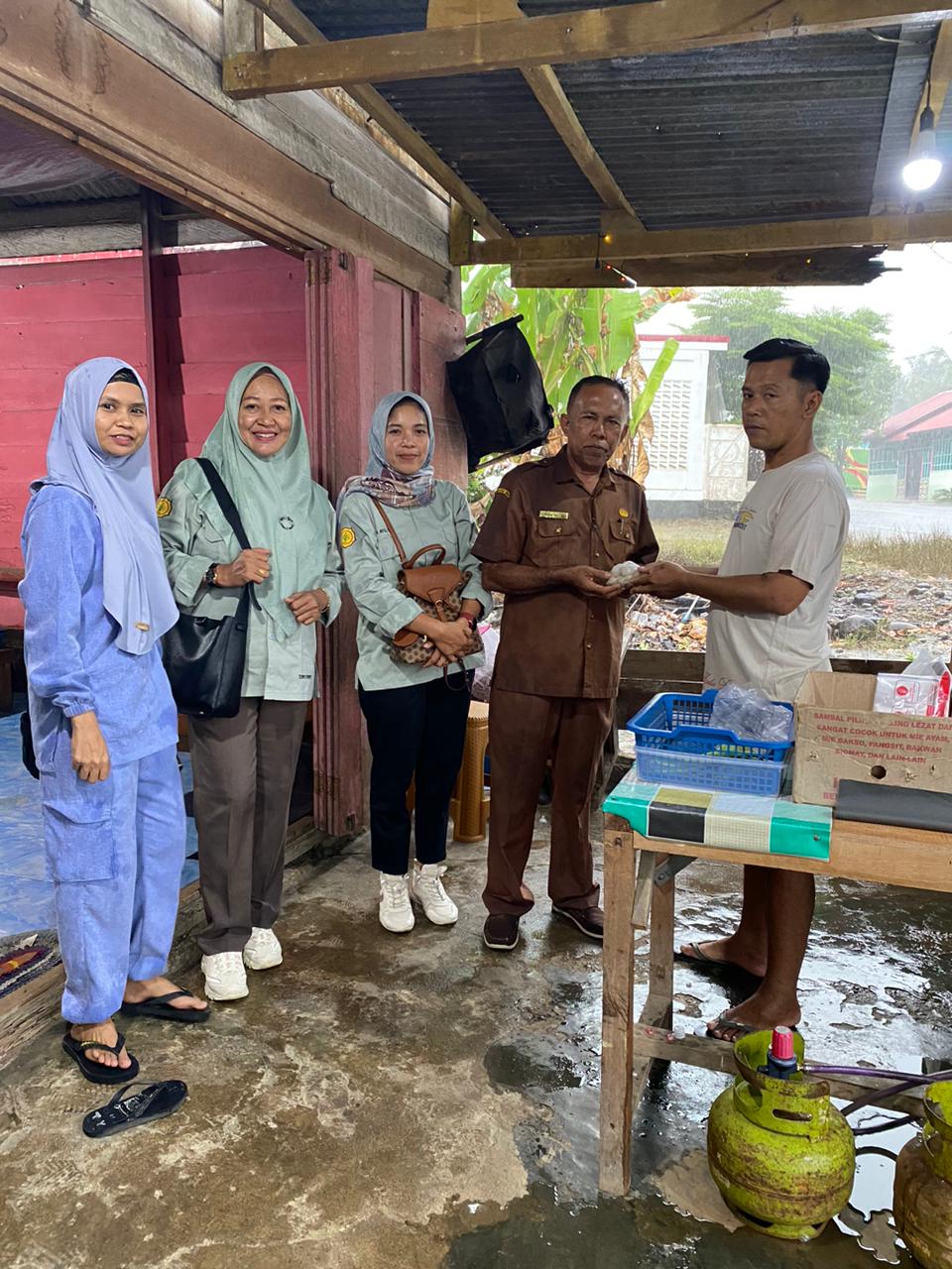 pembelian dan pengepakan sampel pangan asal hewan di kecamatan lunang