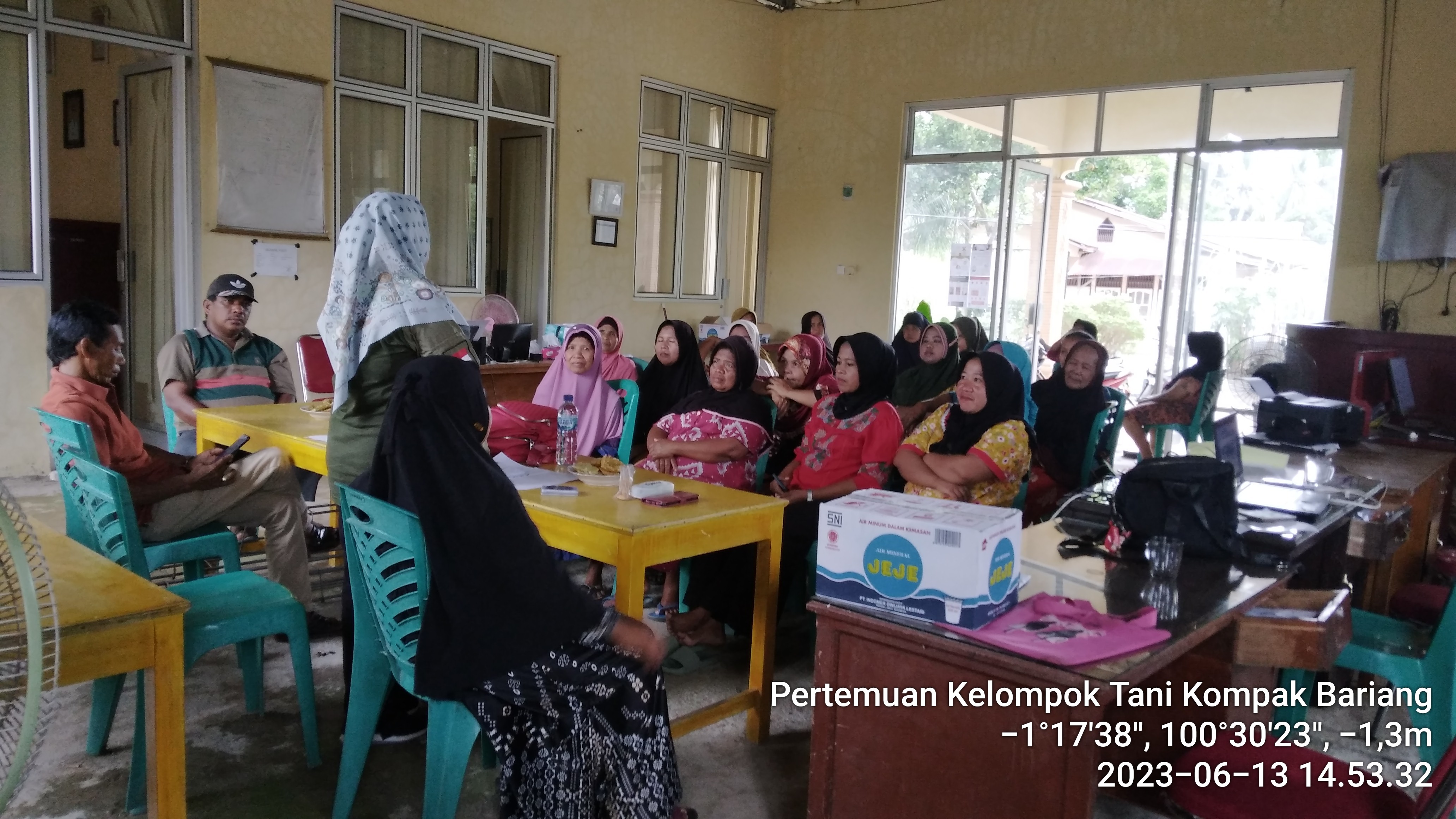Rembug Plakat Turun Ke Sawah di Poktan Kompak Bariang