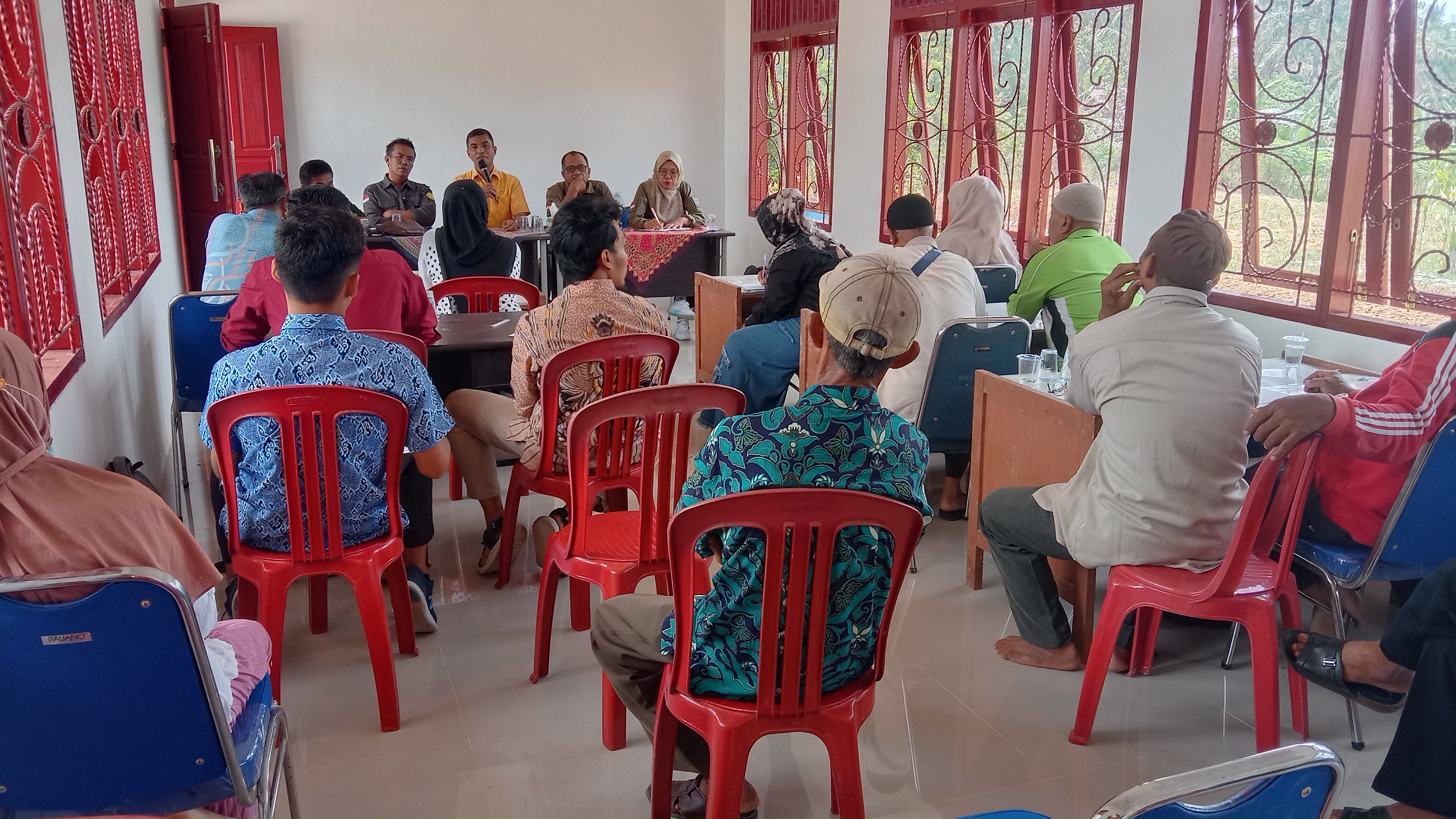 RAPAT PENYUSUNAN PROGRAMA DI AULA BPP KECAMATAN SILAUT 