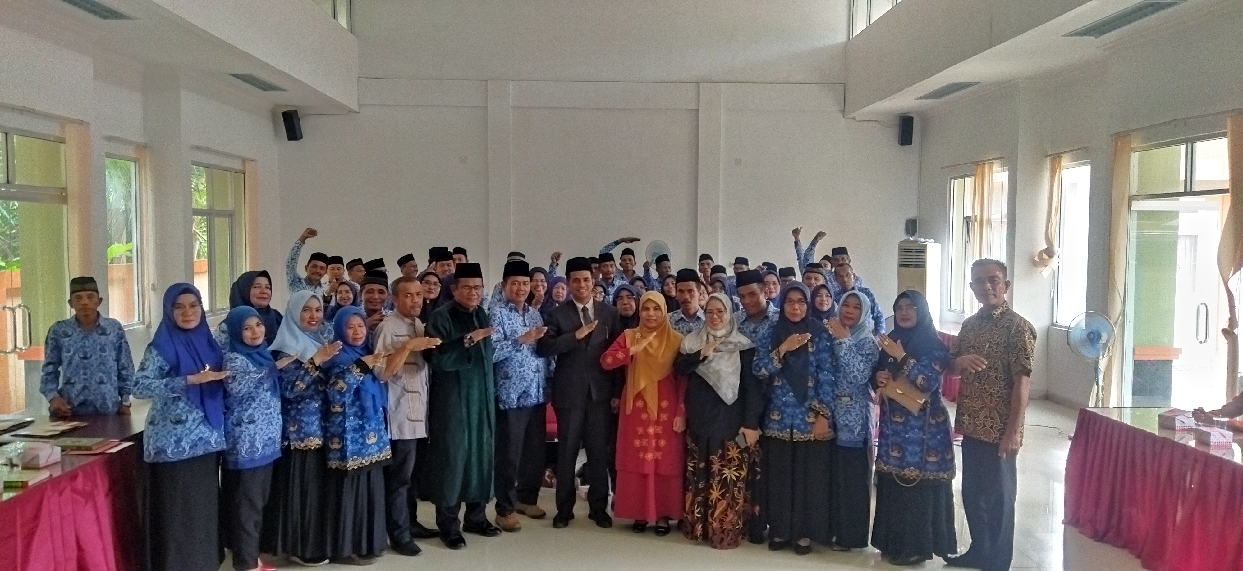 Pengambilan Sumpah Jabatan PPPK di Gedung Serbaguna Dinas Pertanian Kabupaten Pesisir Selatan