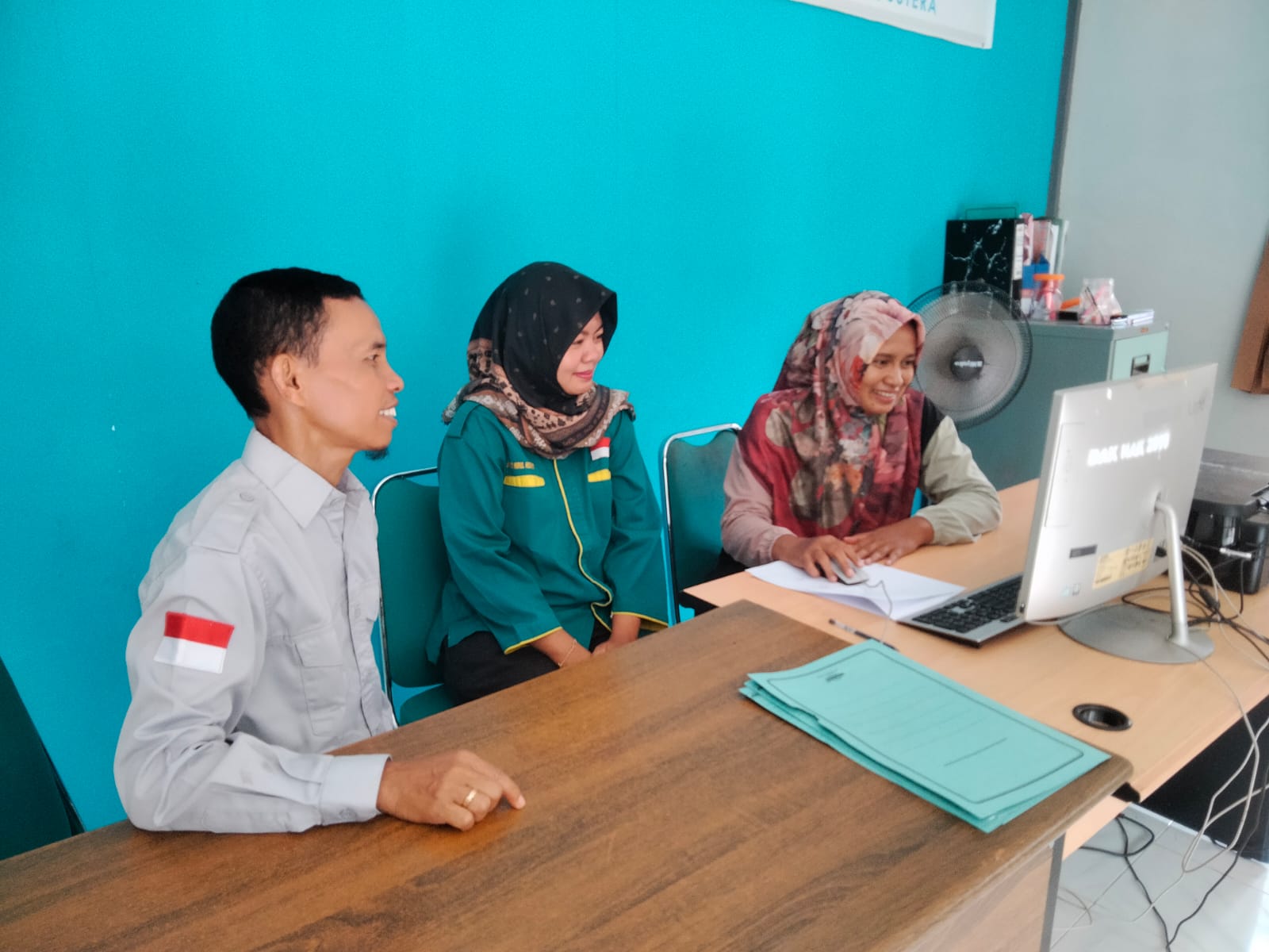 Pendampingan Penggunaan Aplikasi i-sikhnas Lalu Lintas HPM ke Puskeswan Sutera