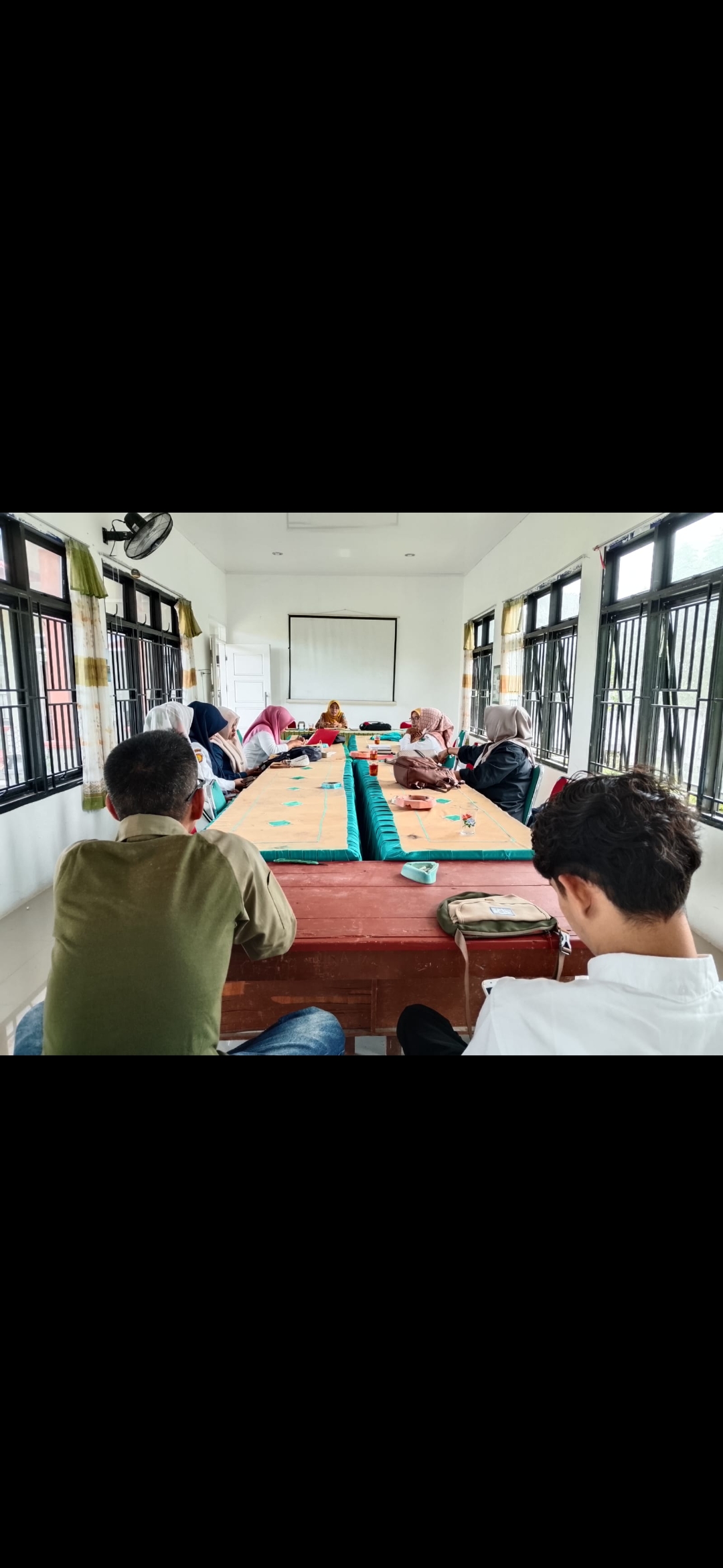 TRAINING TEMA PENGENDALIAN HAMA TERPADU DI BPP KEC LSB