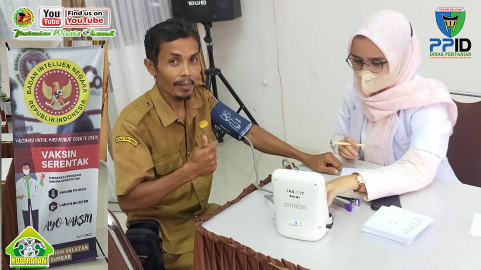 BADAN INTELIJEN NEGARA LAKSANAKAN VAKSIN BOOSTER COVID-19 DOOR TO DOOR DI DINAS PERTANIAN PESSEL