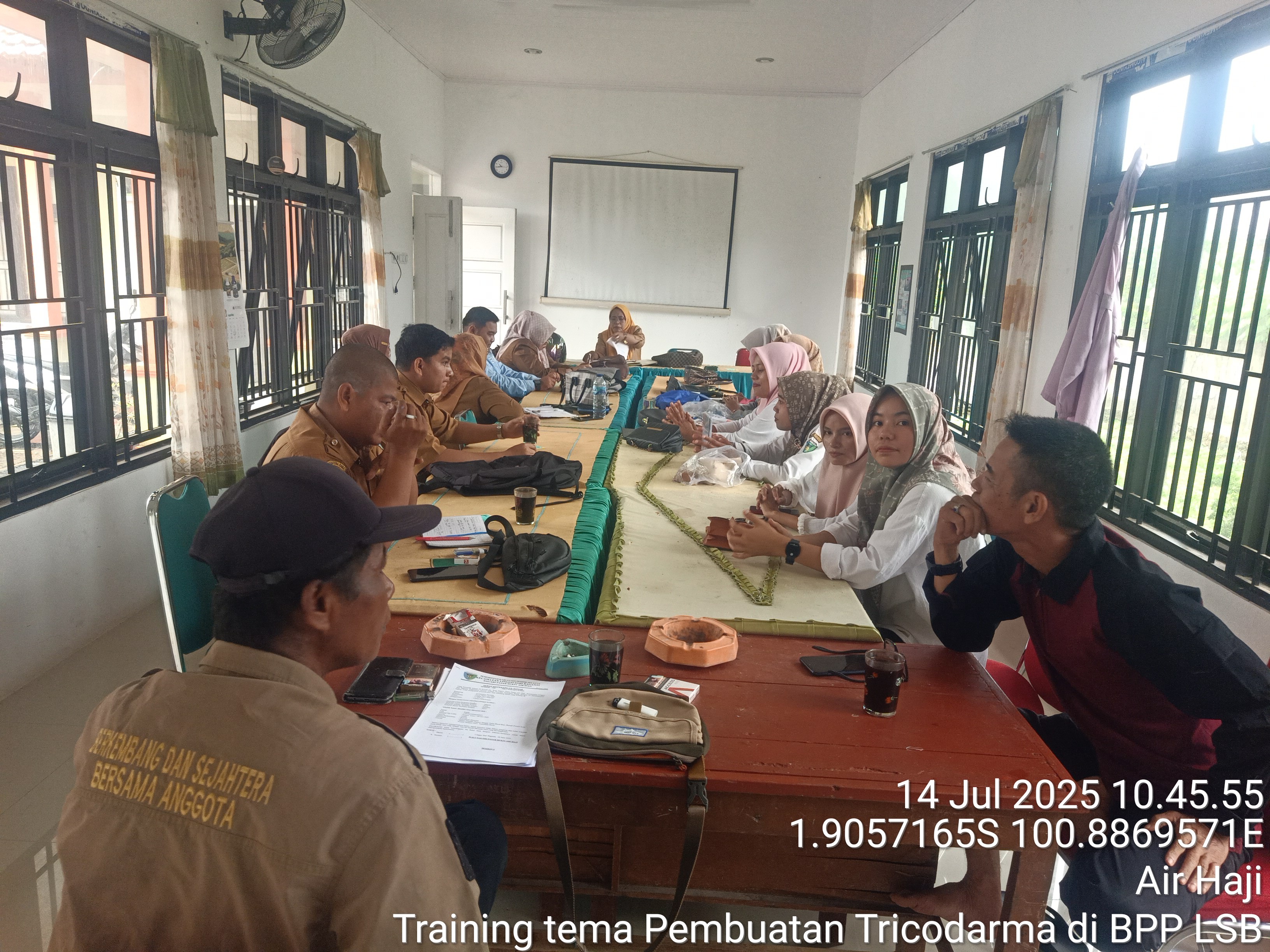 TRAINING DI BPP LSB TEMA EMBUATAN TRICODARMA 