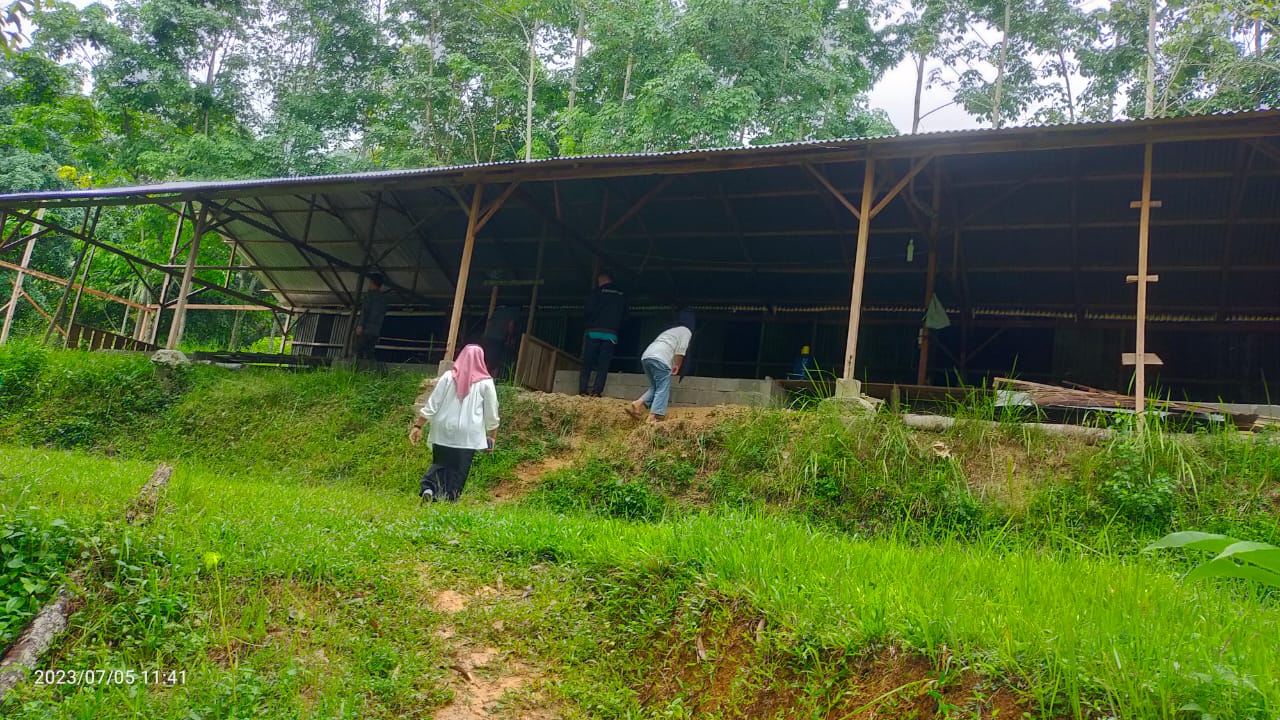 BIDANG PETERNAKAN DAMPINGI TIM PROVINSI  VERIFIKASI KELOMPOK CALON PENERIMA BANTUAN UNGGAS TA  2023