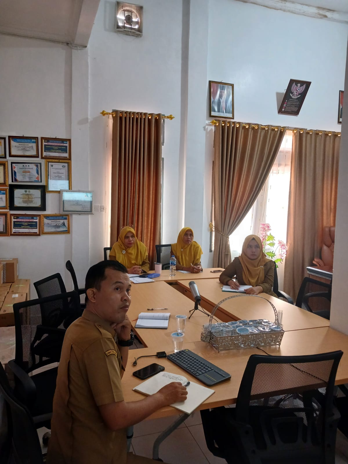 ZOOM MEETING PUBLIC HEARING STANDAR PELAYANAN PUBLIK BALAI PENERAPAN STANDAR INSTRUMEN PERTANIAN