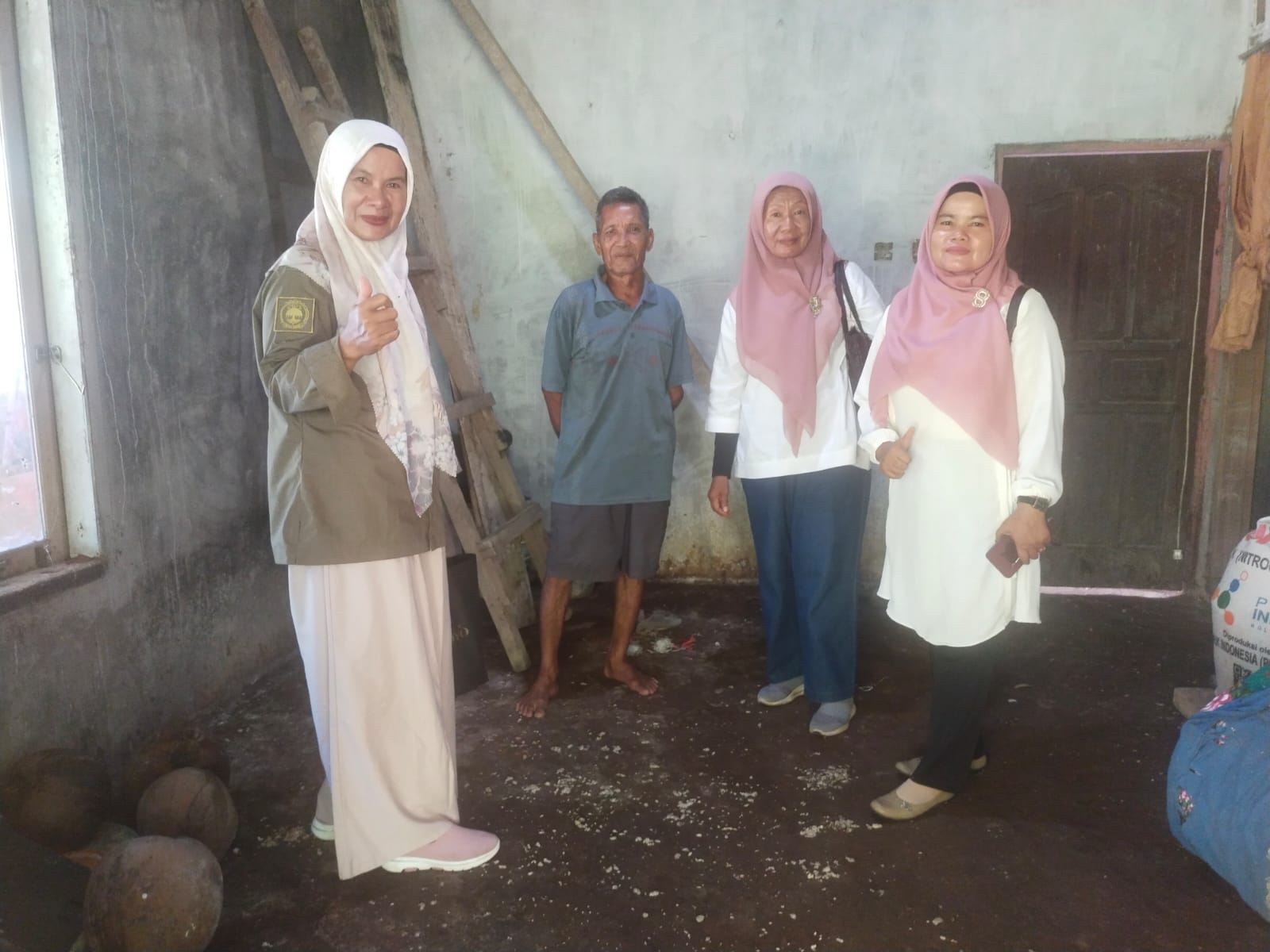 peninjauan lokasi pendistribusian pupuk Kompos Kegiatan Udara bersih Indonesia (UBI) Kec. Bayang