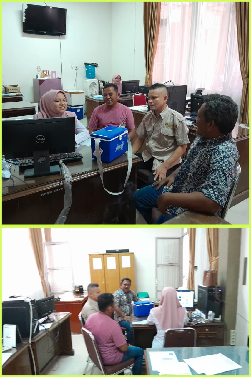 Pengambilan Obat-Obatan untuk pelayanan kesehatan hewan oleh Puskeswan Terpadu Tarusan dari Bidang K