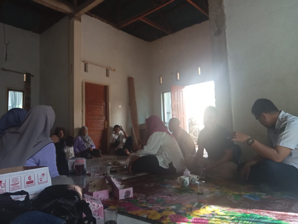 Sekolah Lapang Ternak Ayam di kelompok Tani Bougenvill di nagari Sungai Tunu Kecamatan Ranah Pesisir