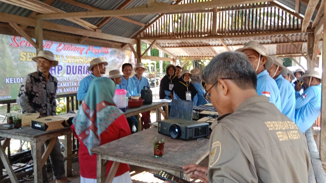 Sekolah Lapang GHP Durian Pertemuan ke II di Kec. Sutera