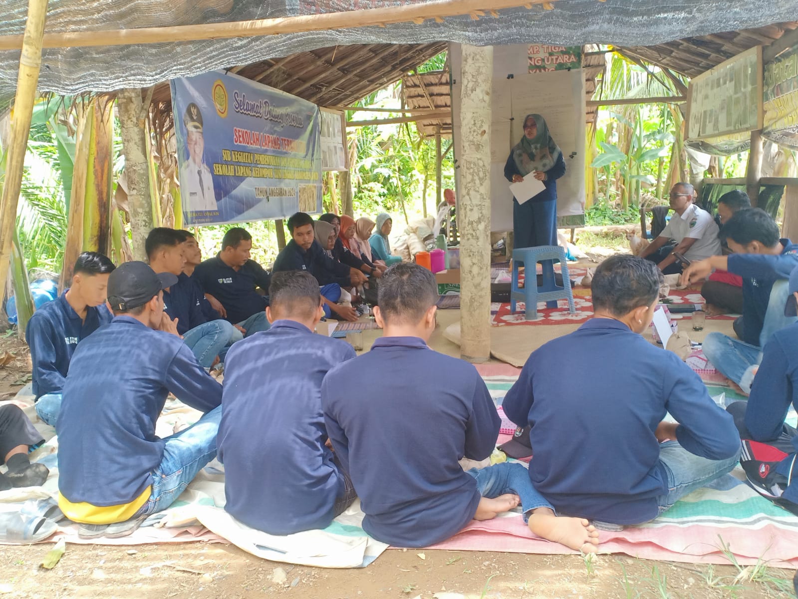 Sekolah Lapang Ternak Itik di Kelompok Tani Milenial Simpang Tiga Kec. Lengayang