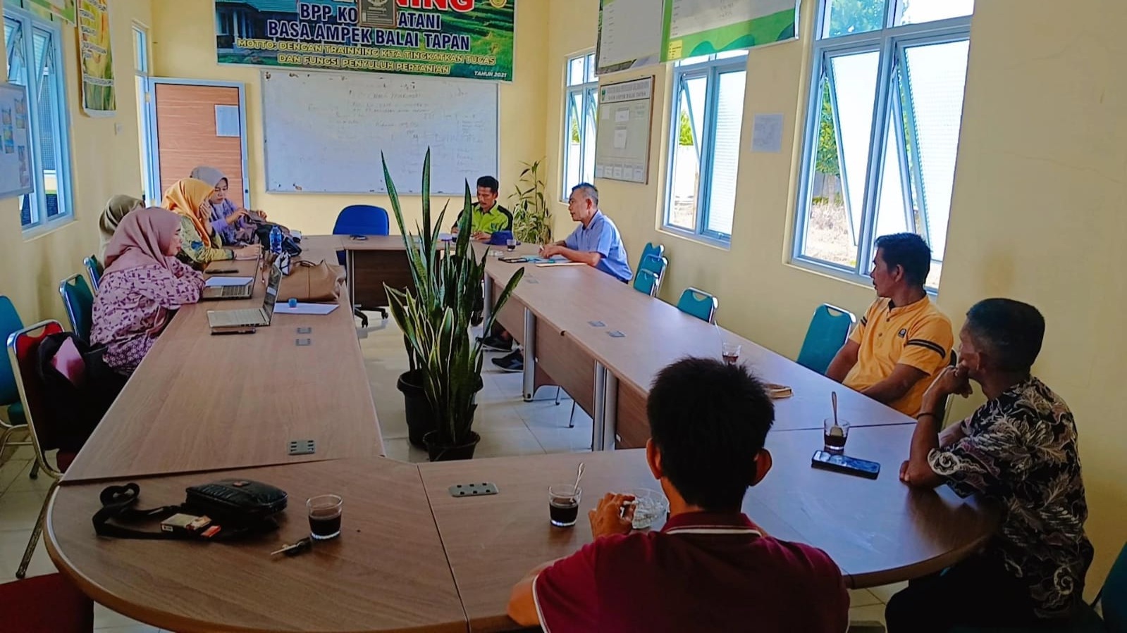 VERIFIKASI DAN VALIDASI DOKUMEN STDB JALUR KHUSUS KE KEMENTAN