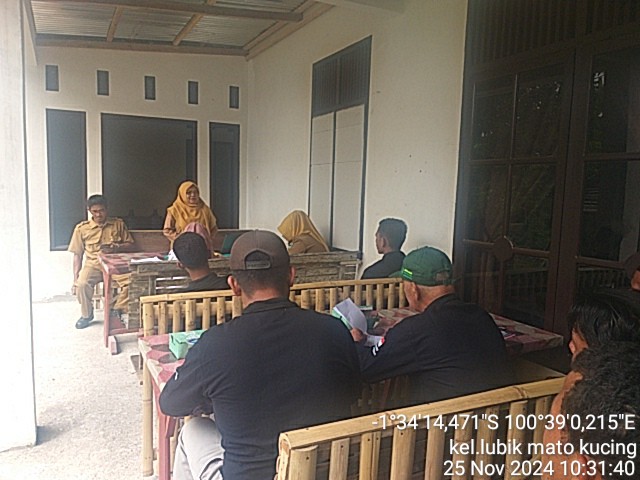 Sekolah Lapang Tanaman Melon di Poktan Lubuk Mato Kucing Kec.Sutera