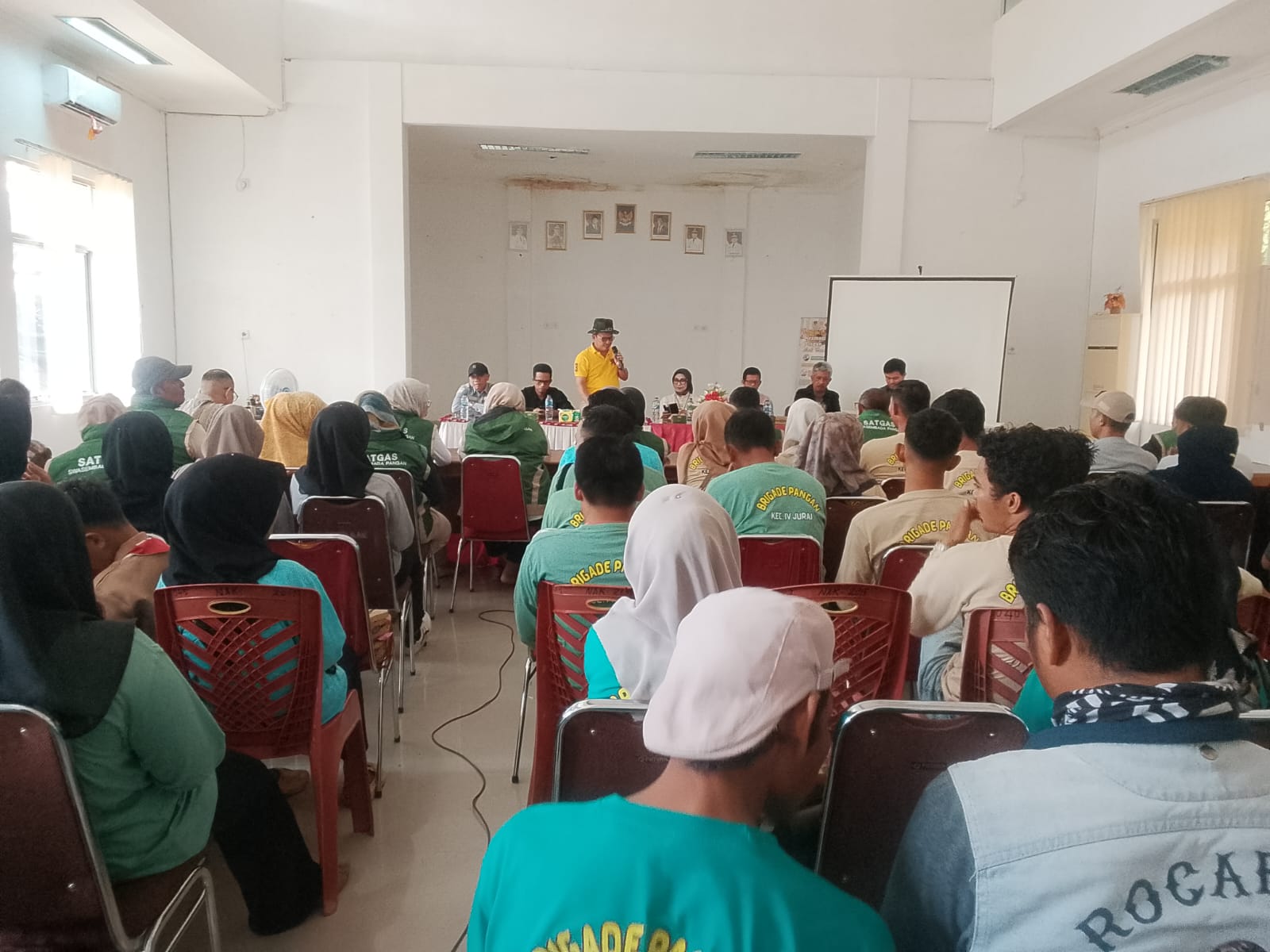 KEPALA BADAN PENYULUHAN DAN PENGEMBANGAN SDM PERTANIAN KEMENTAN MELAKUKAN PERTEMUAN BP DI PESSEL