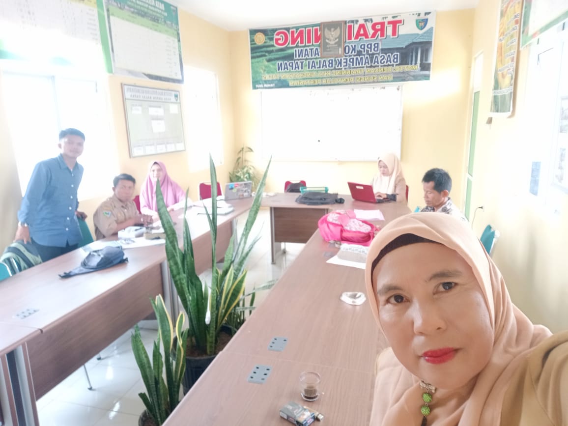 diskusi dan koordinasi pemecahan masalah di tingkat lapangan serta mencari solusi kelancaran tugas d